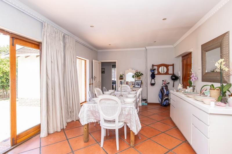 3 Bedroom Property for Sale in Meadowridge Western Cape